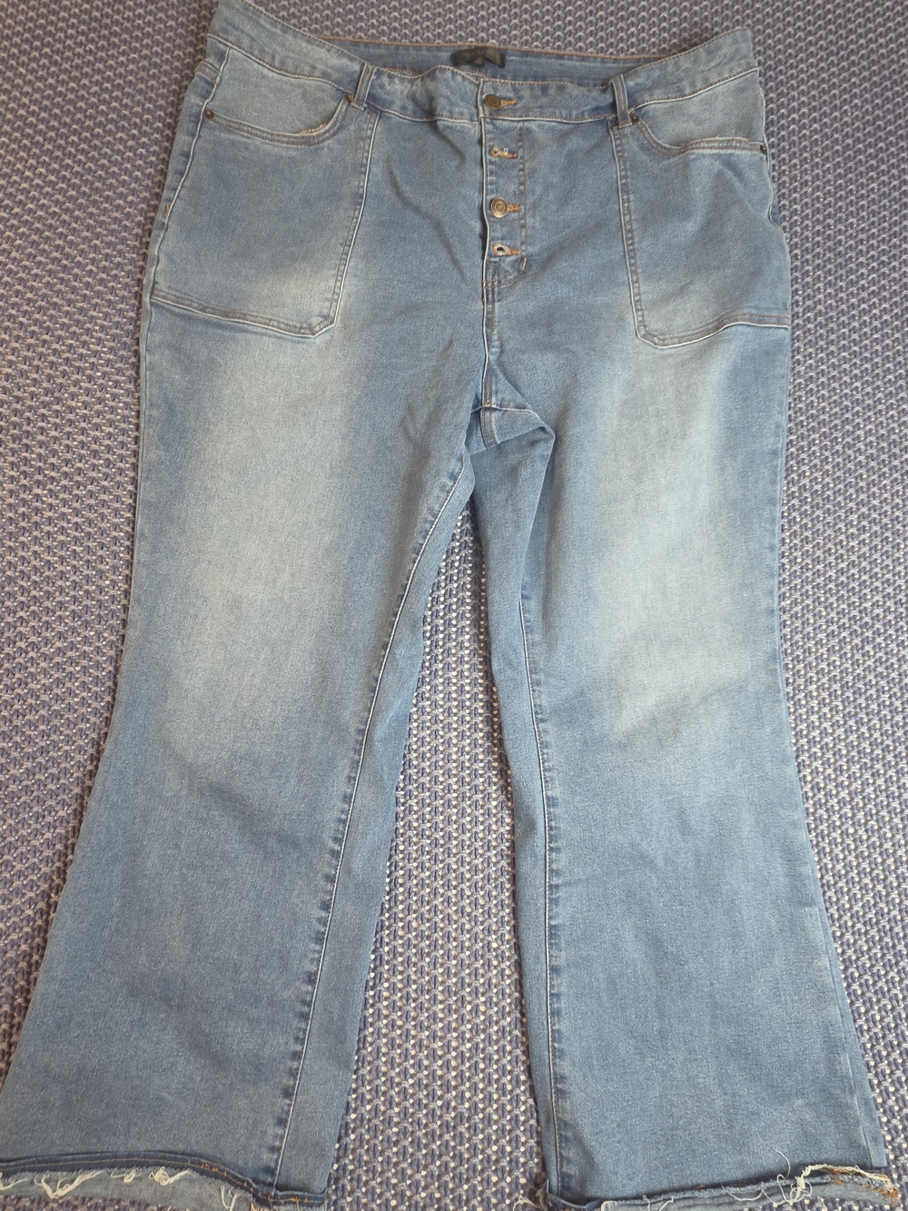 Button-Fly Light Blue Flared Jeans #0357